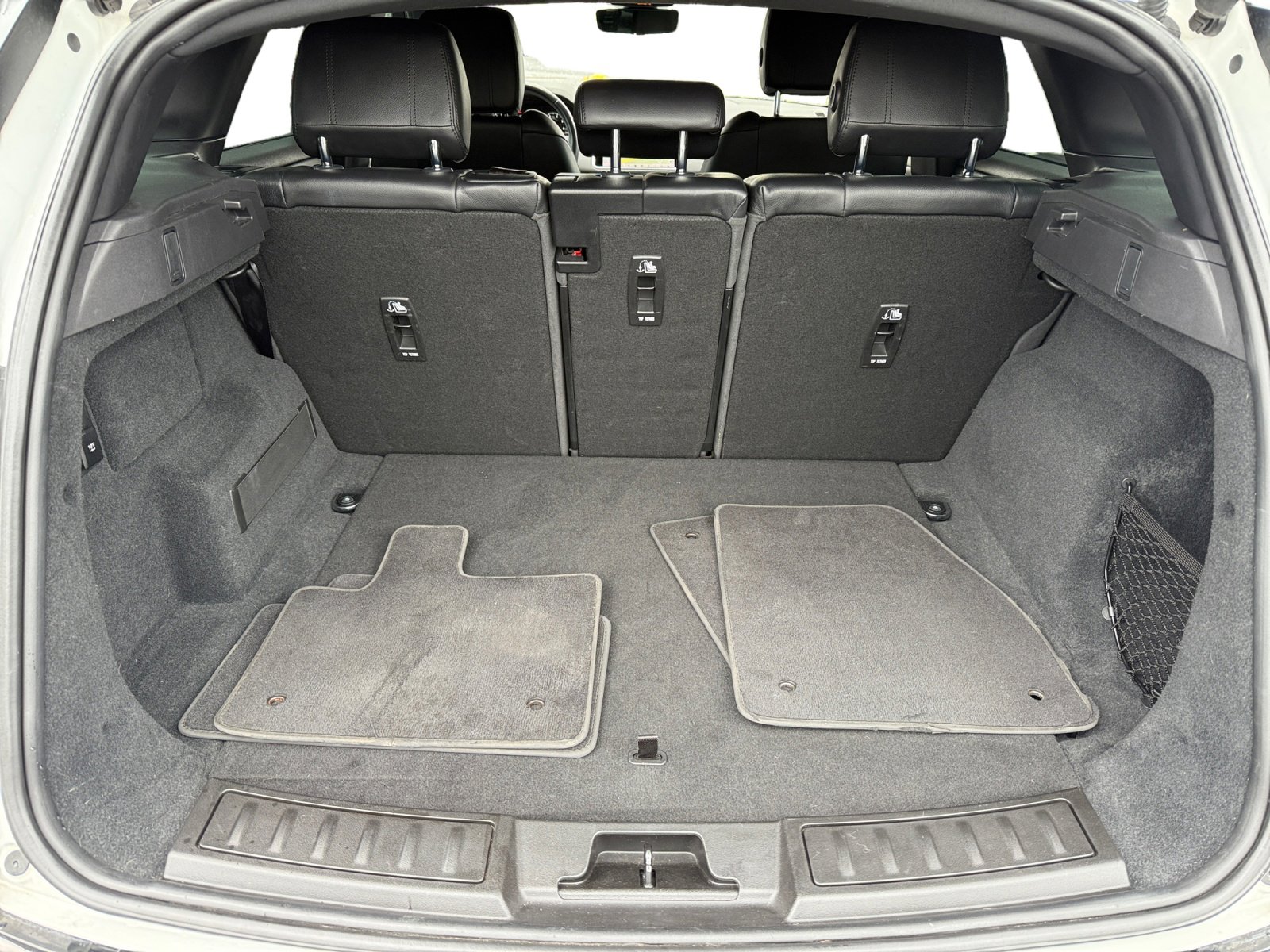 Used 2020 Land Rover Range Rover Evoque S image 17