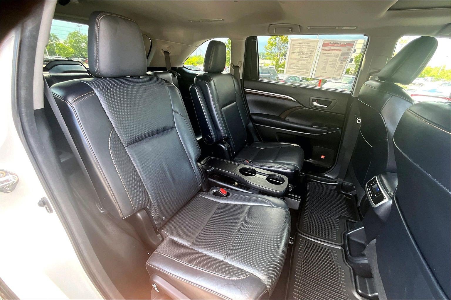 Used 2016 Toyota Highlander Limited AWD/4WD image 26