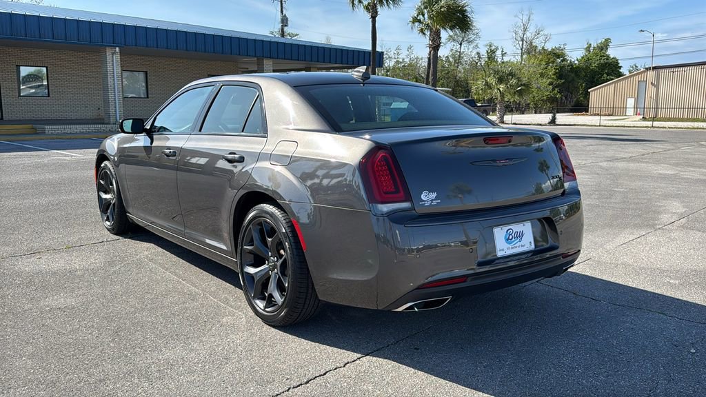 Used 2023 Chrysler 300 S w/ Comfort Group image 4