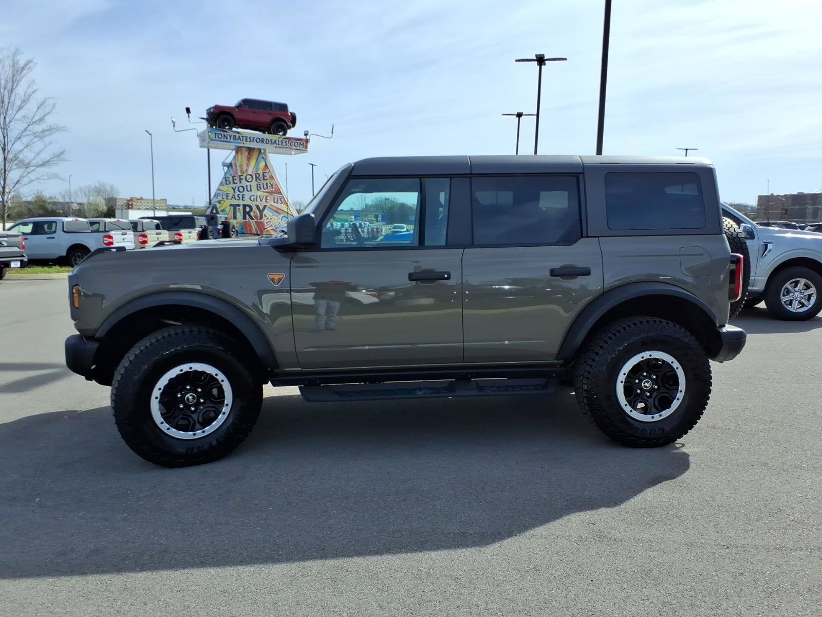 Certified 2025 Ford Bronco Badlands w/ Sasquatch Package image 6