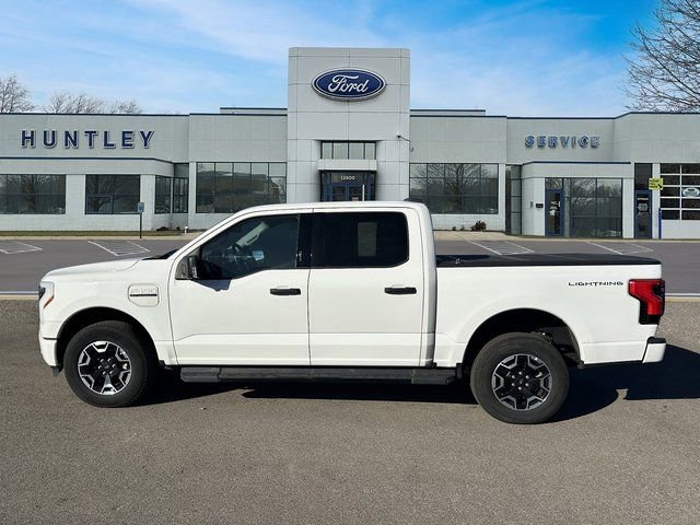Used 2022 Ford F150 Lightning XLT image 7