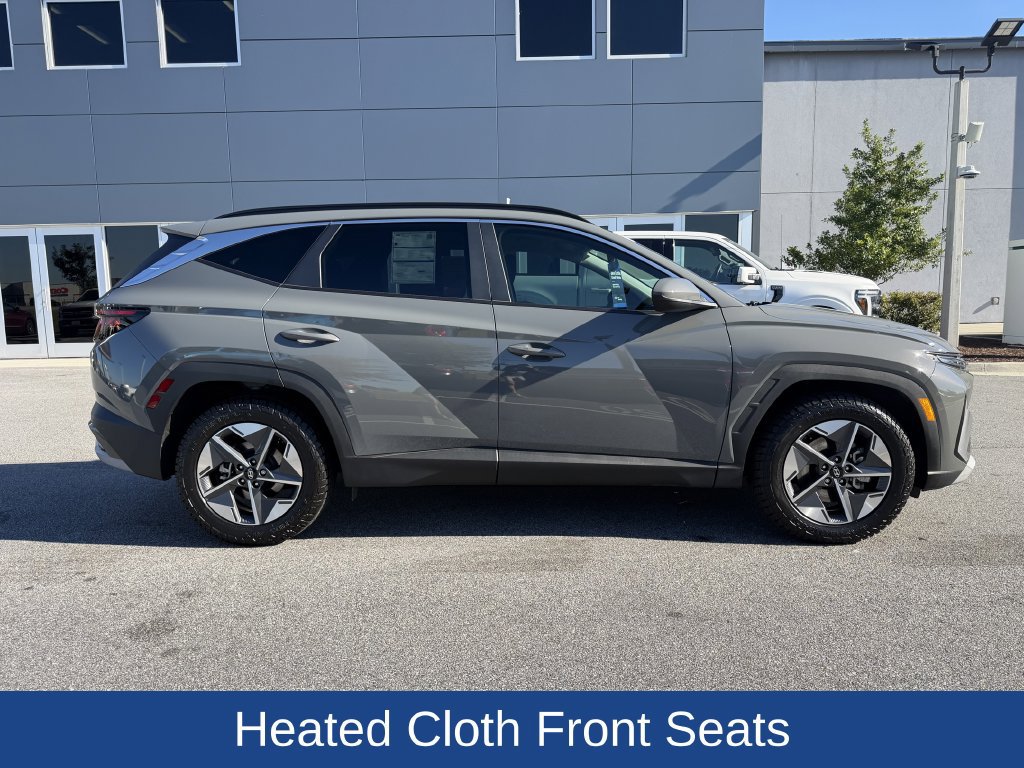 Used 2025 Hyundai Tucson SEL FWD image 2