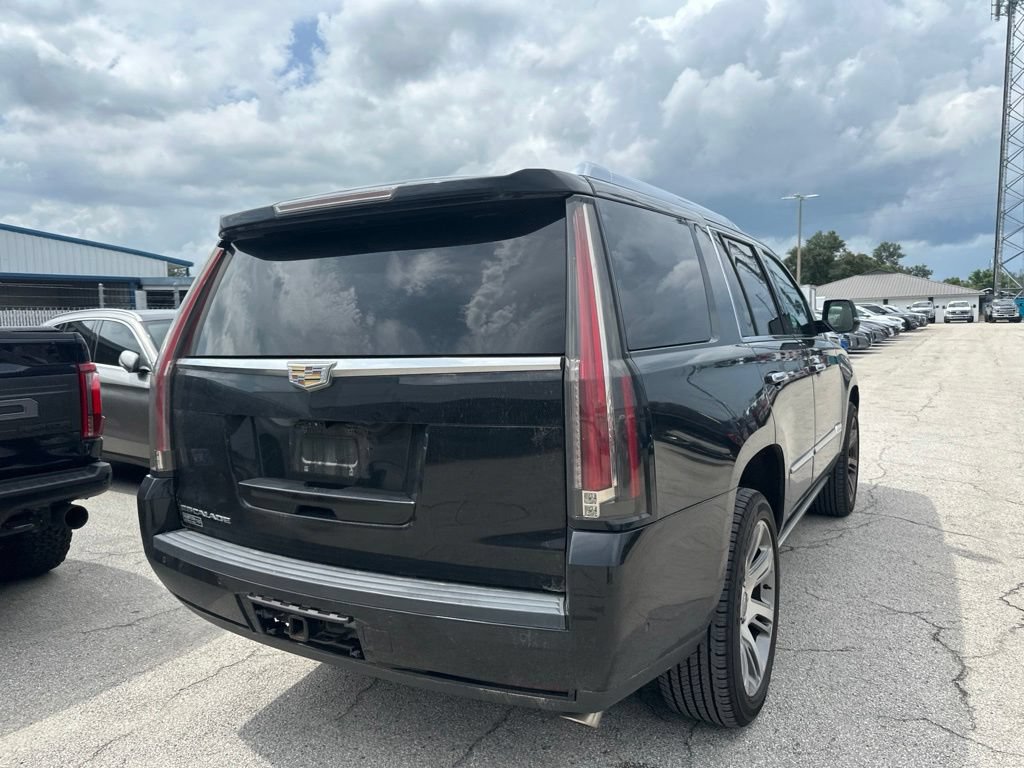 Used 2017 Cadillac Escalade Premium Luxury AWD/4WD image 13