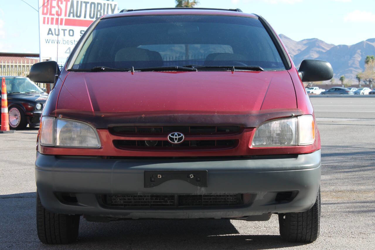 Used 1998 Toyota Sienna LE image 3