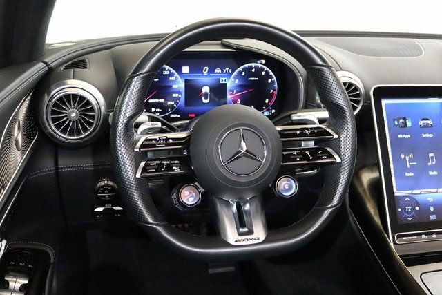 Used 2022 Mercedes-Benz SL 55 AMG 4MATIC w/ Driver Assistance Package image 21