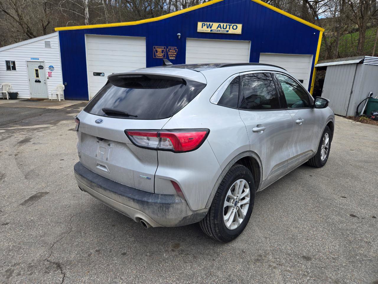 Used 2020 Ford Escape SE image 5