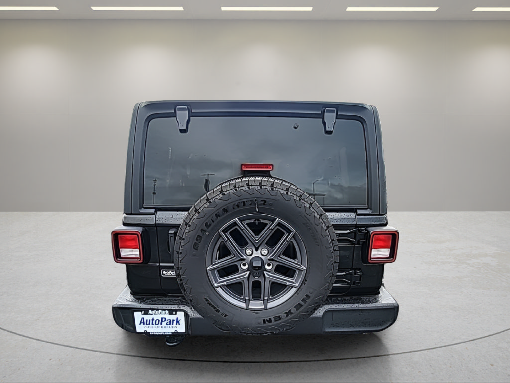 Used 2024 Jeep Wrangler Unlimited Sport AWD/4WD image 8