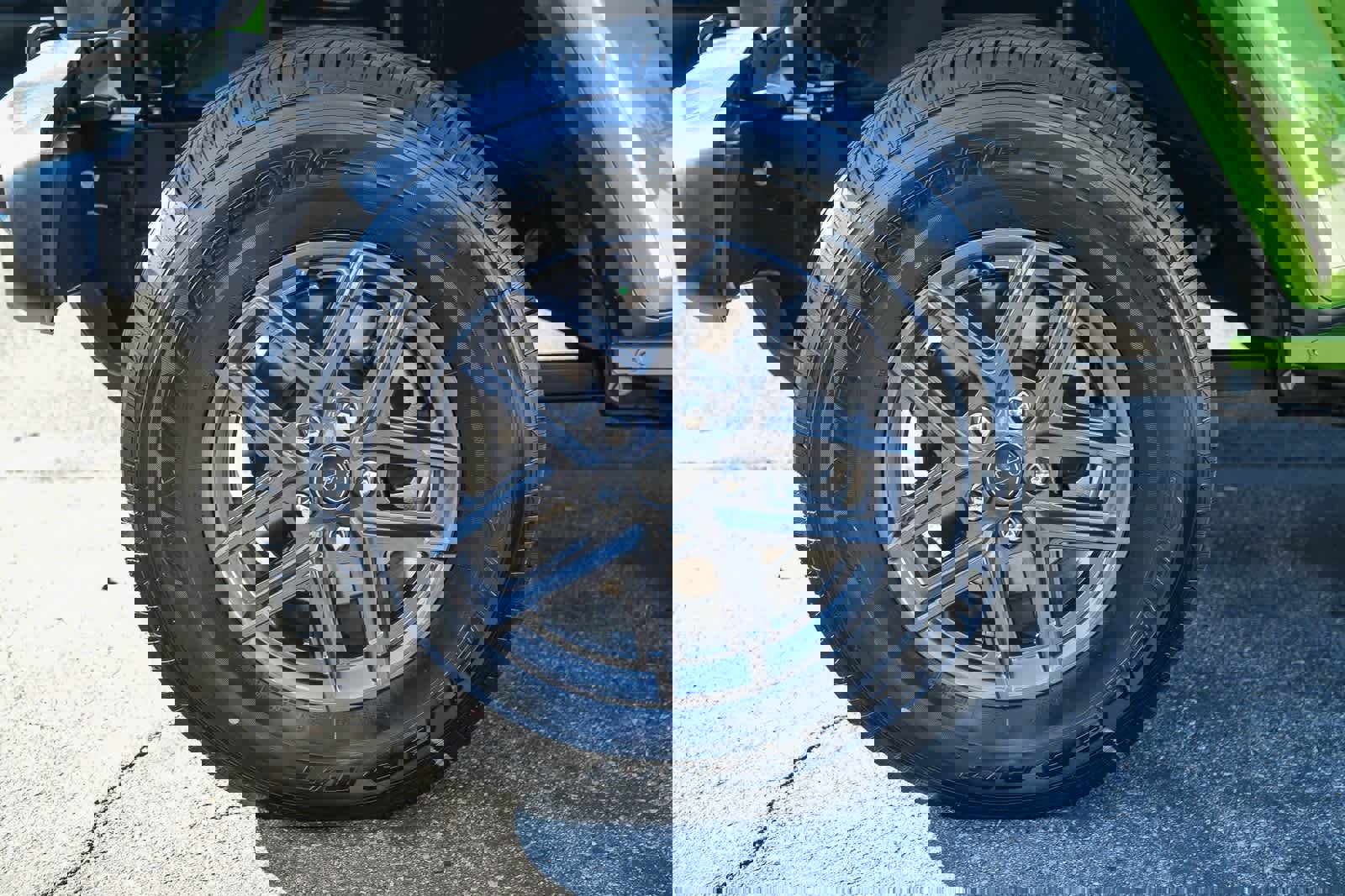 Used 2025 Jeep Gladiator Sport image 9