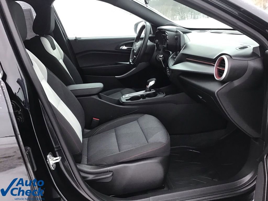 Used 2024 Chevrolet Trax RS w/ Driver Confidence Package image 20