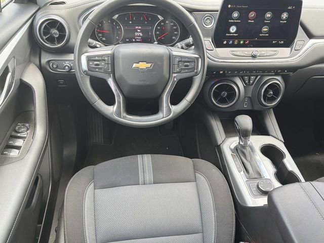 Used 2025 Chevrolet Blazer LT AWD/4WD image 14