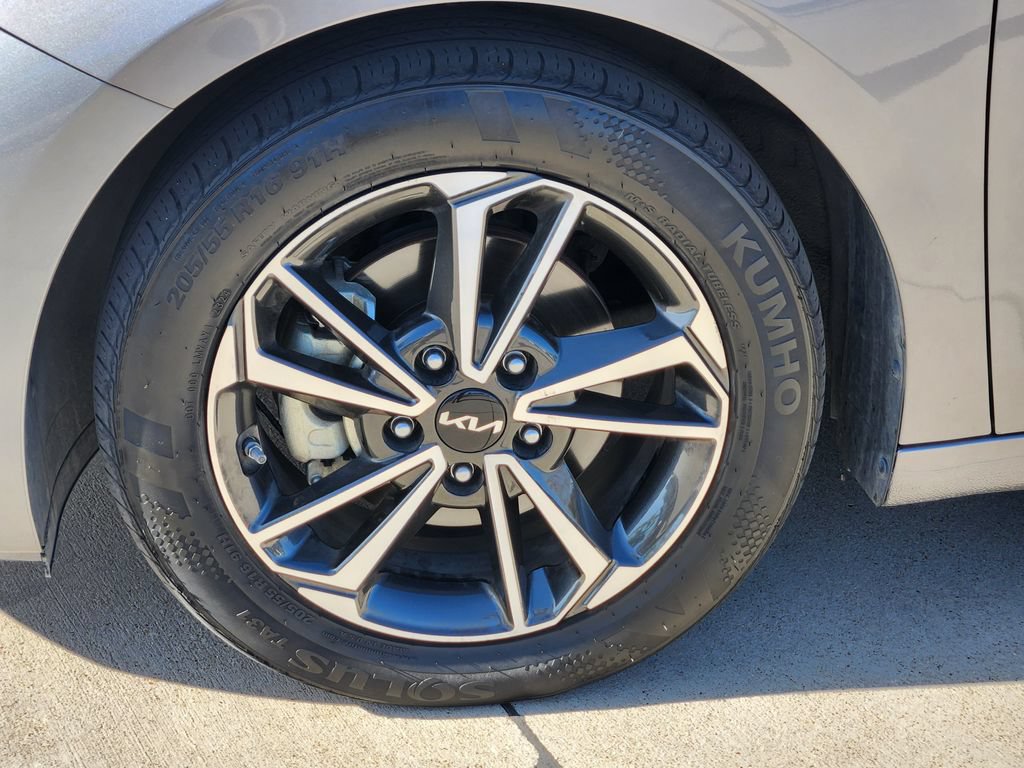 Certified 2024 Kia Forte LXS FWD image 19
