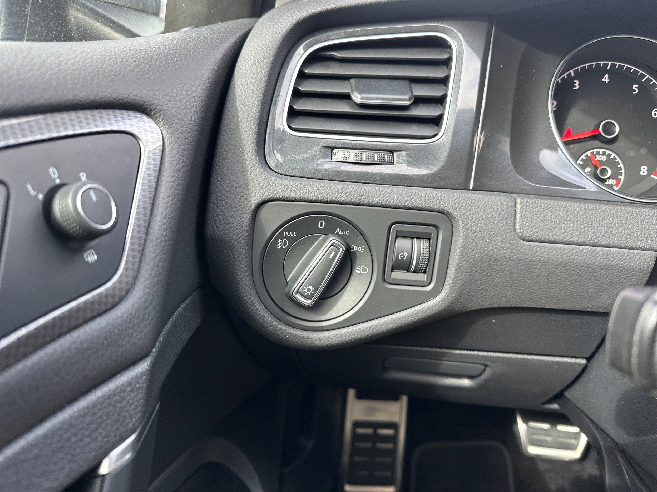 Used 2019 Volkswagen Golf Alltrack SE image 19