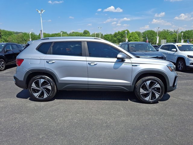 Certified 2024 Volkswagen Taos SE AWD/4WD image 9