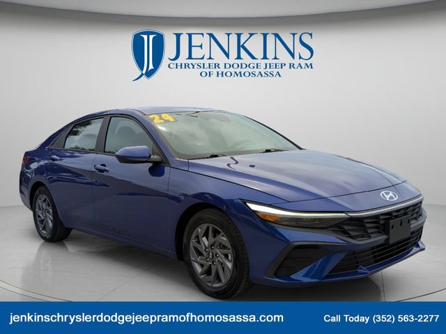 Used 2024 Hyundai Elantra SEL FWD image 1