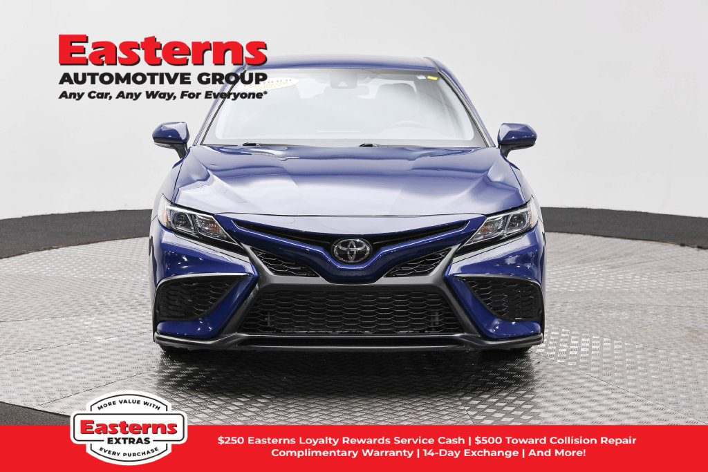 Used 2024 Toyota Camry SE FWD image 3