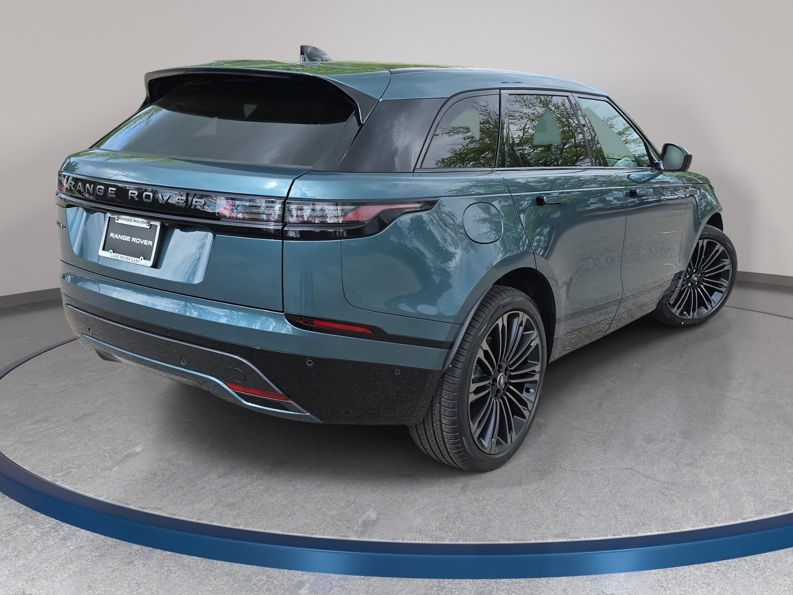 New 2026 Land Rover Range Rover Velar Dynamic SE AWD/4WD image 5