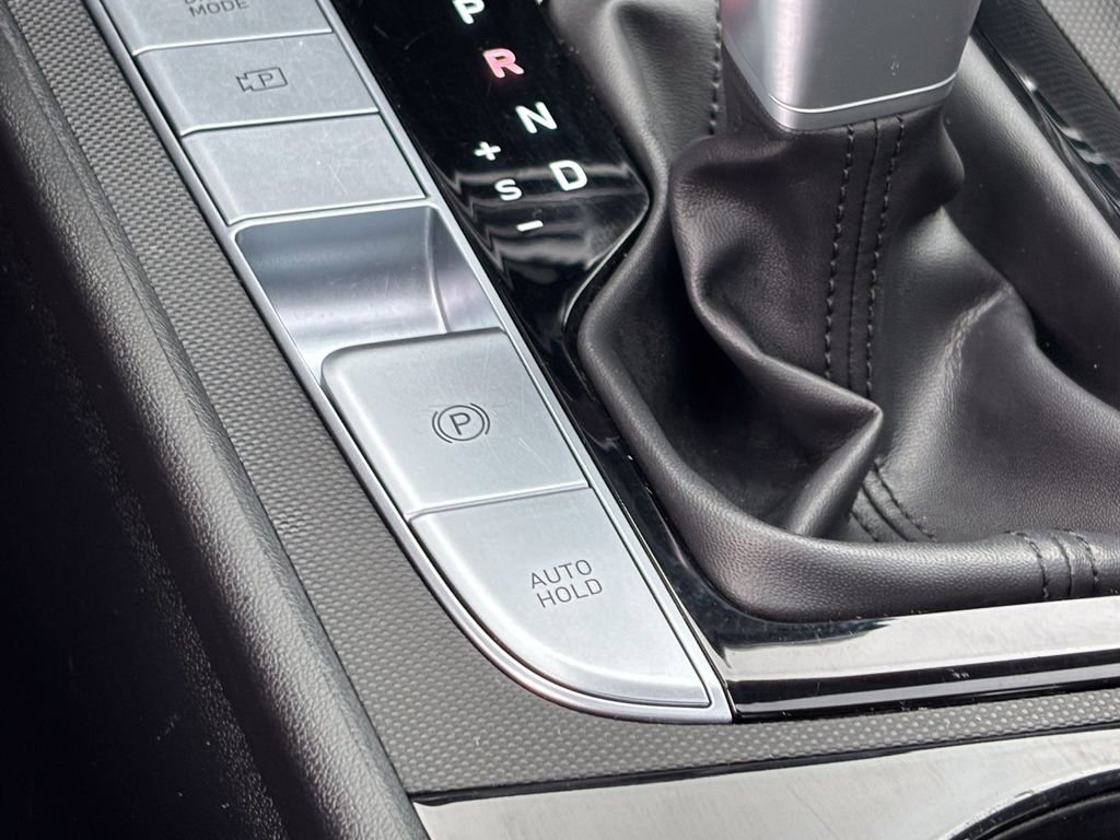 Used 2025 Hyundai Elantra Limited image 35