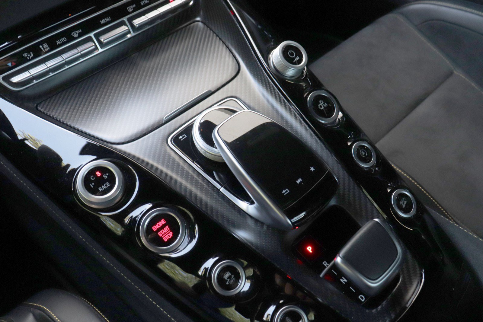 Used 2018 Mercedes-Benz AMG GT R image 30