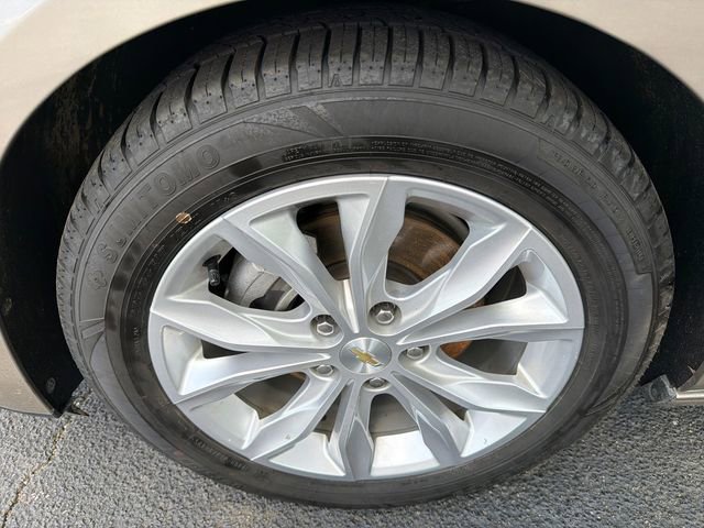 Used 2024 Chevrolet Malibu LT FWD image 11