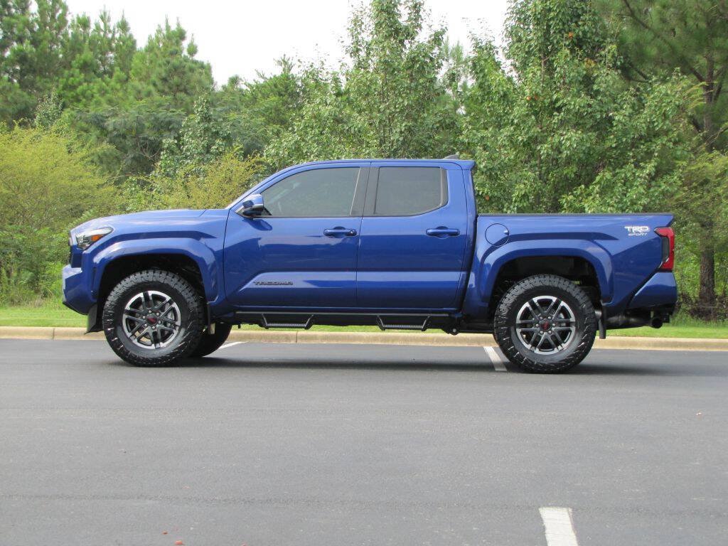 Used 2024 Toyota Tacoma TRD Sport w/ TRD Sport Upgrade Package AWD/4WD image 8