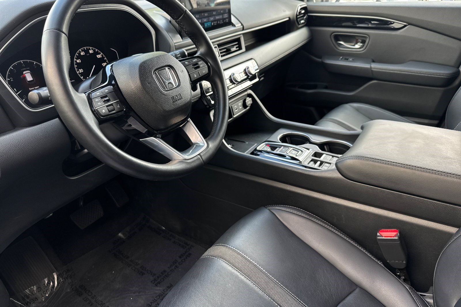 Certified 2023 Honda Pilot Touring image 4