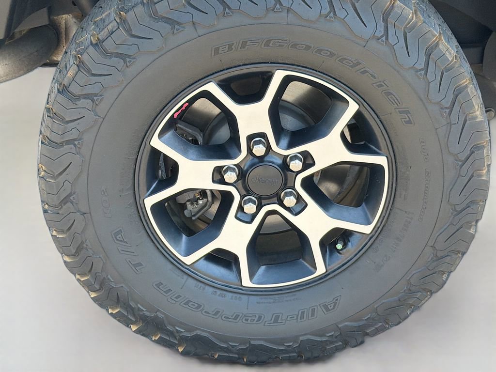 Used 2018 Jeep Wrangler Unlimited Rubicon AWD/4WD image 9