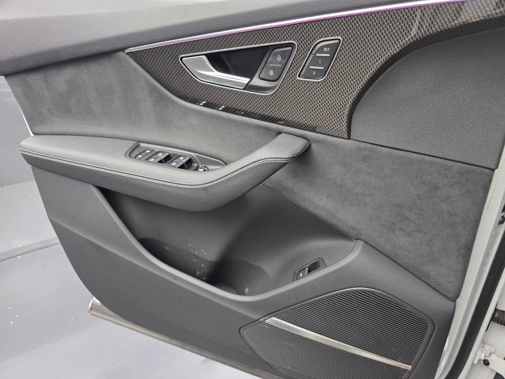 Used 2023 Audi SQ7 Prestige w/ Prestige Package AWD/4WD image 26