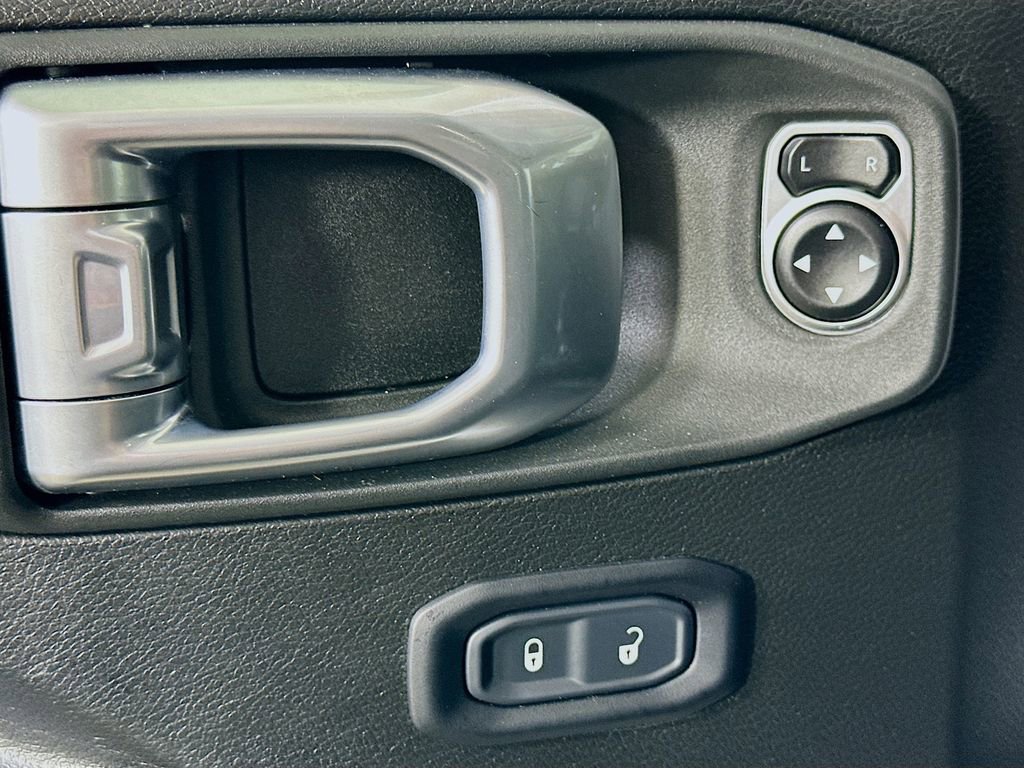 Used 2024 Jeep Wrangler Unlimited Sport AWD/4WD image 20