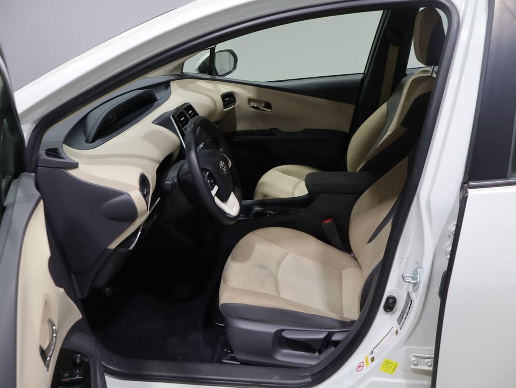Used 2017 Toyota Prius Two image 9