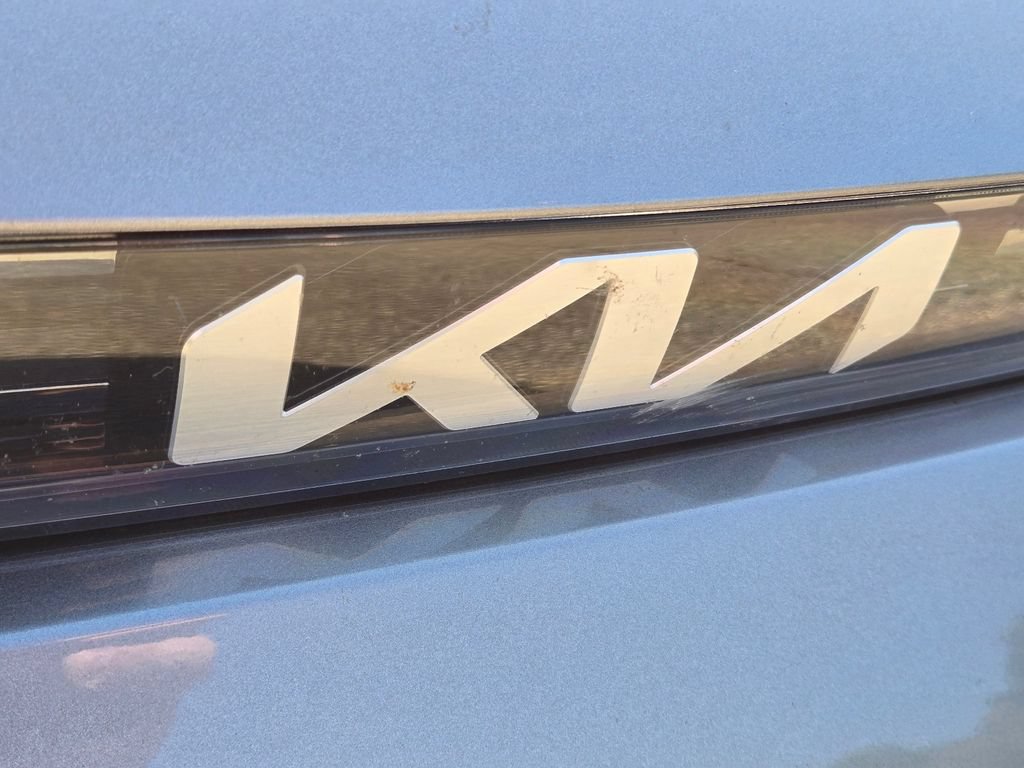 Certified 2025 Kia Soul LX w/ LX Technology Package FWD image 5