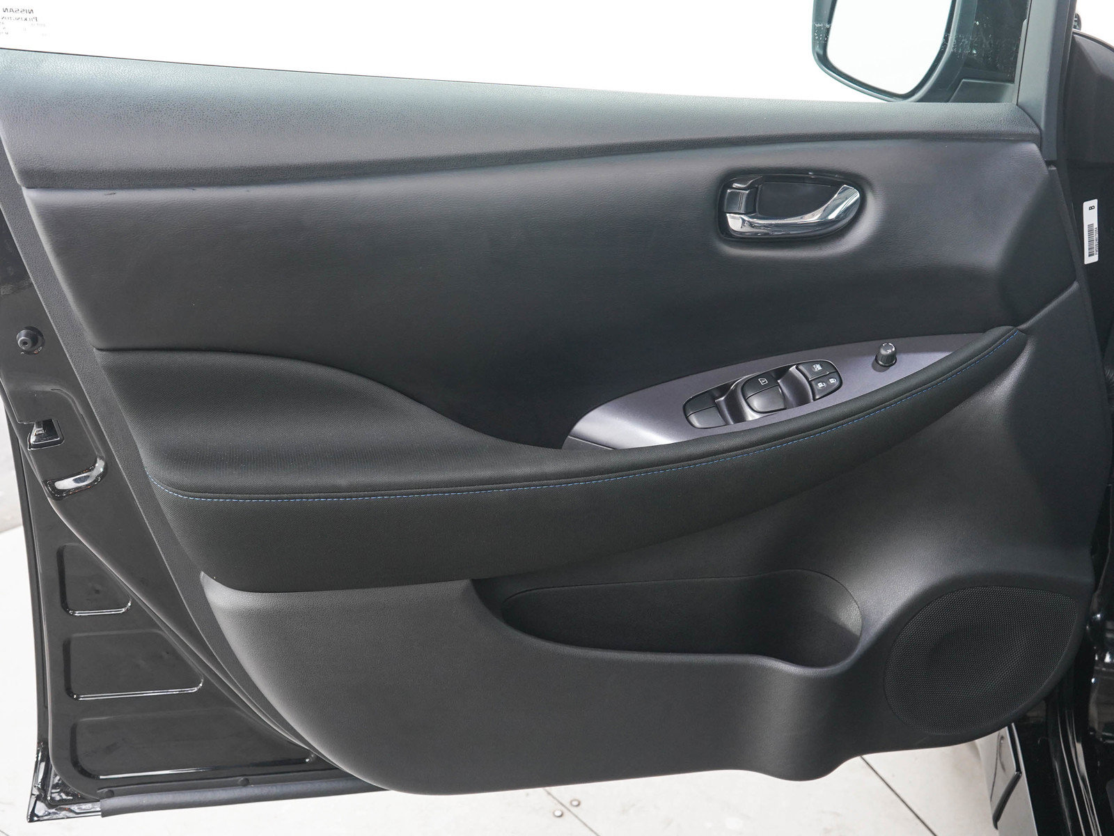 Used 2025 Nissan Leaf S FWD image 18