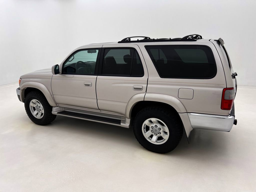 Used 2000 Toyota 4Runner SR5 image 10