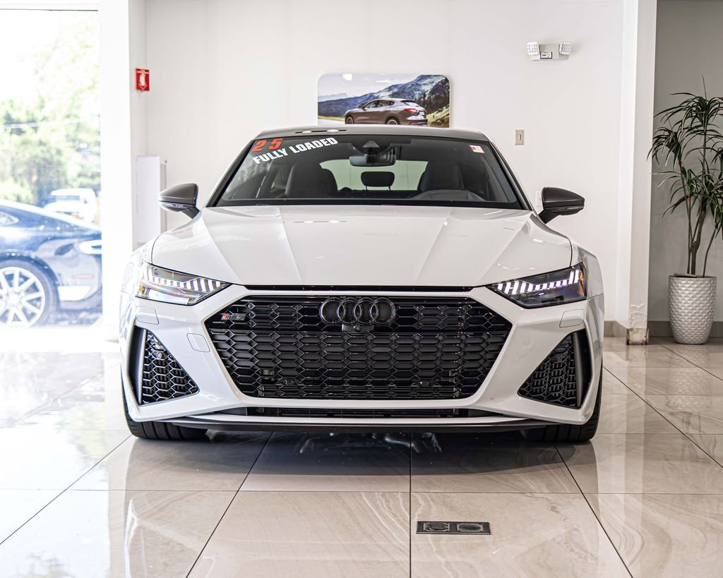 Used 2025 Audi RS 7 Performance AWD/4WD image 2
