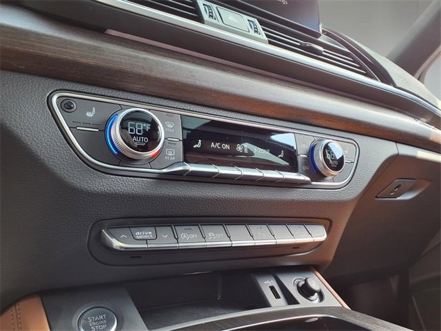 Used 2025 Audi Q5 2.0T Premium Plus w/ Premium Plus Package image 16