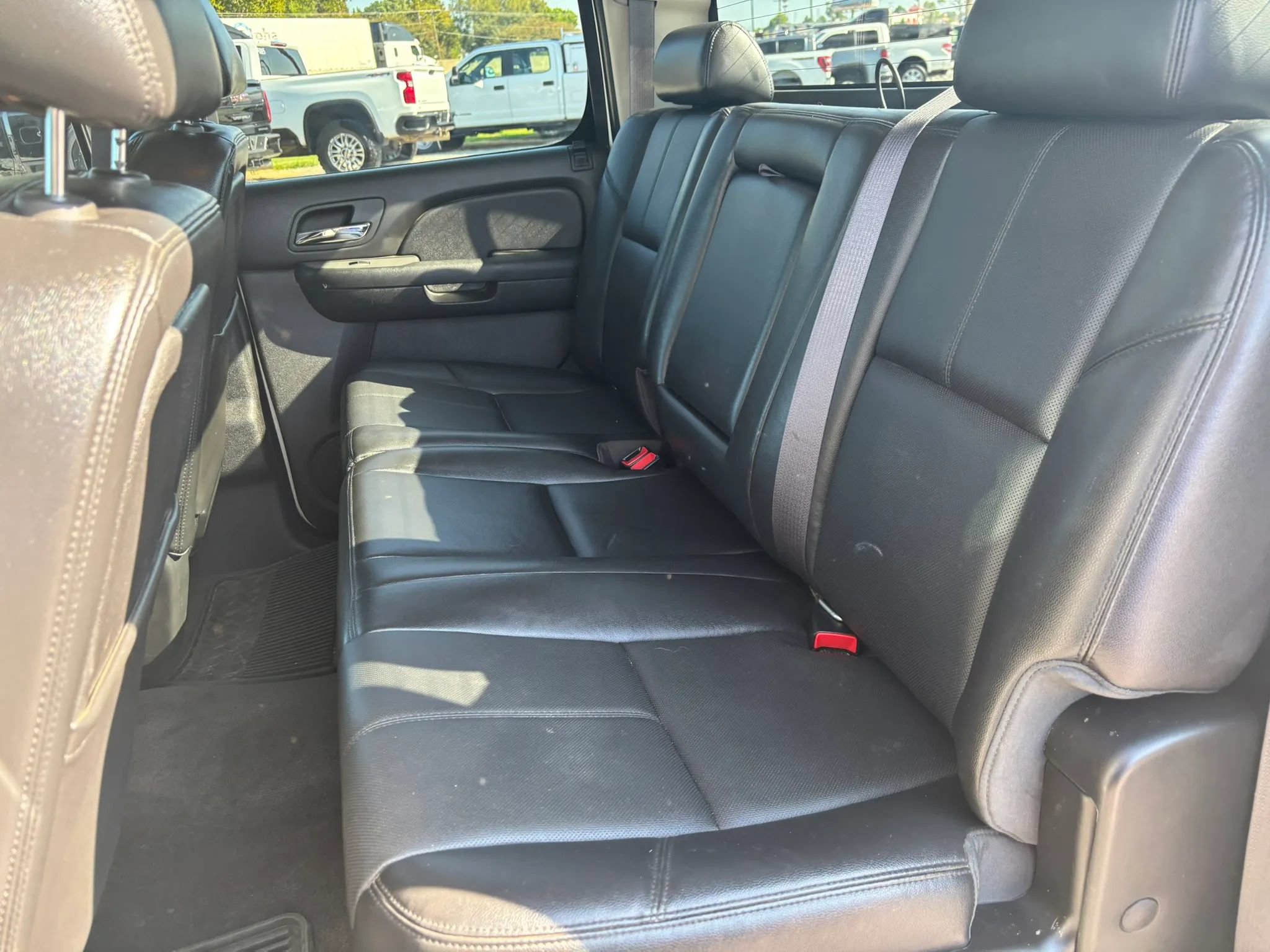 Used 2013 Chevrolet Silverado 1500 LTZ w/ LTZ White Diamond Edition AWD/4WD image 14