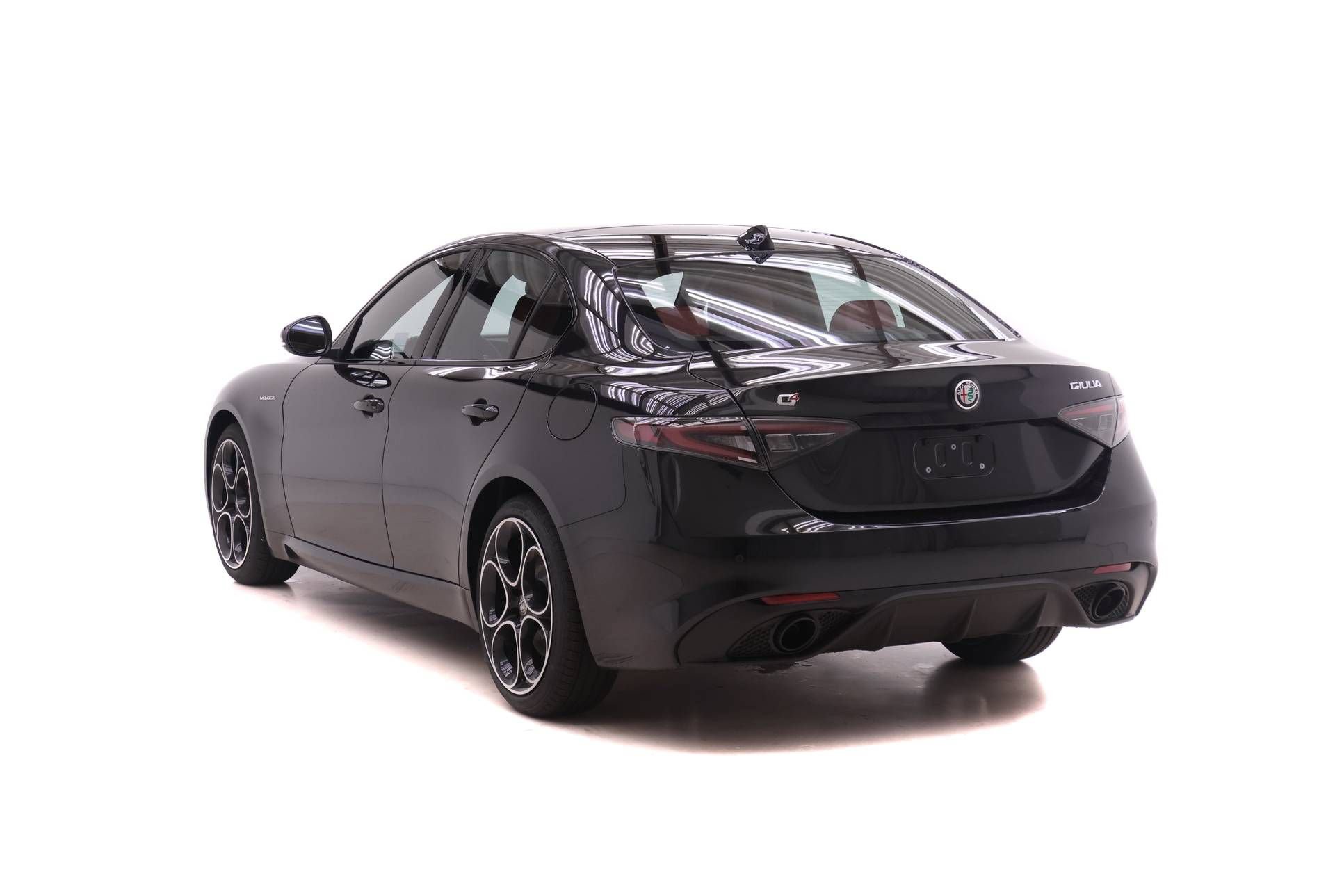 New 2026 Alfa Romeo Giulia AWD image 5