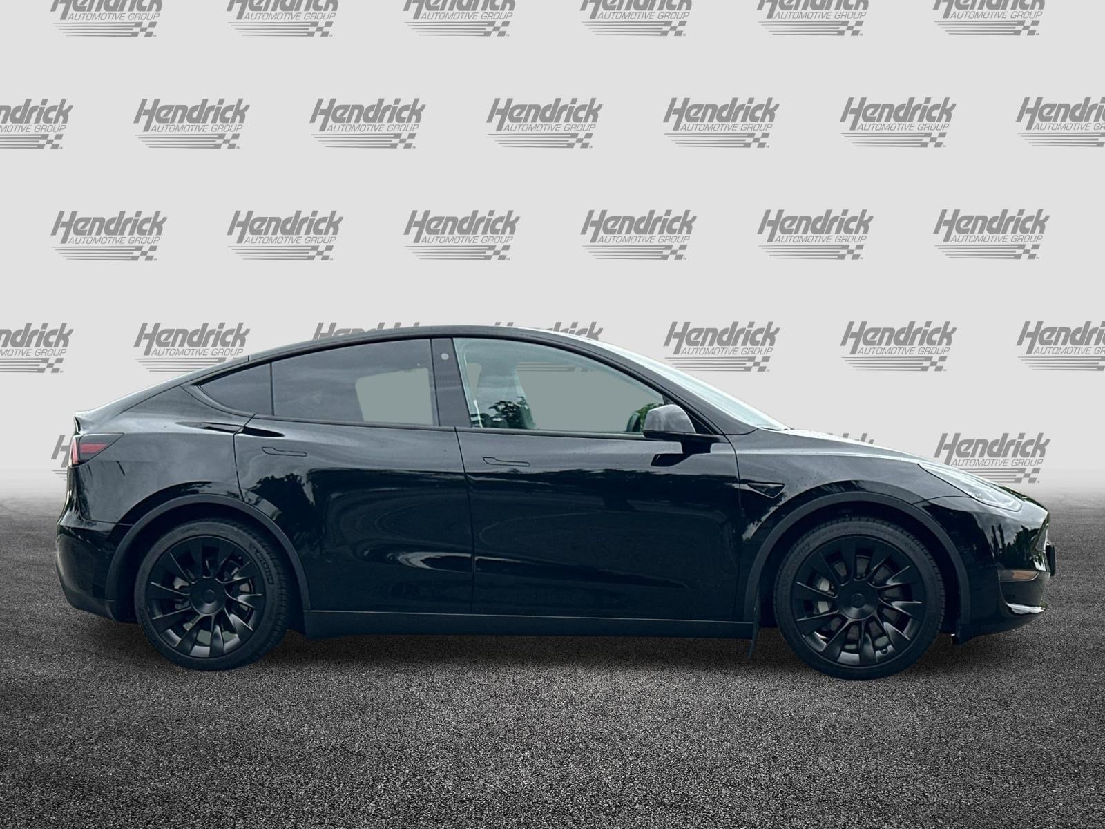 Used 2022 Tesla Model Y Long Range AWD/4WD image 3