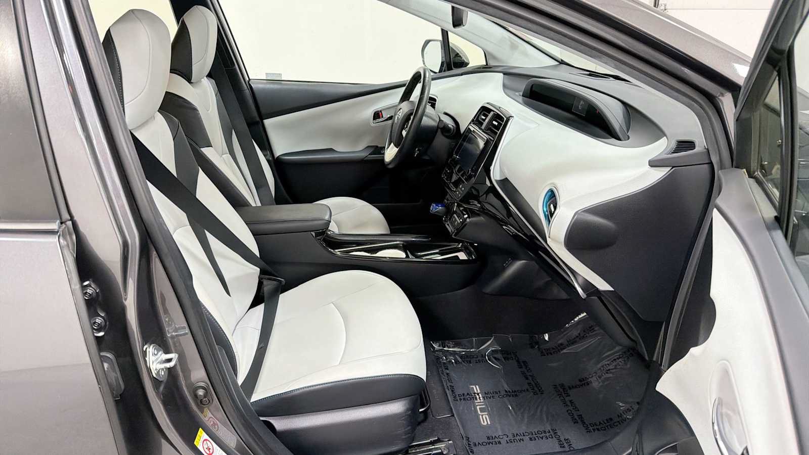 Certified 2016 Toyota Prius Four FWD image 30