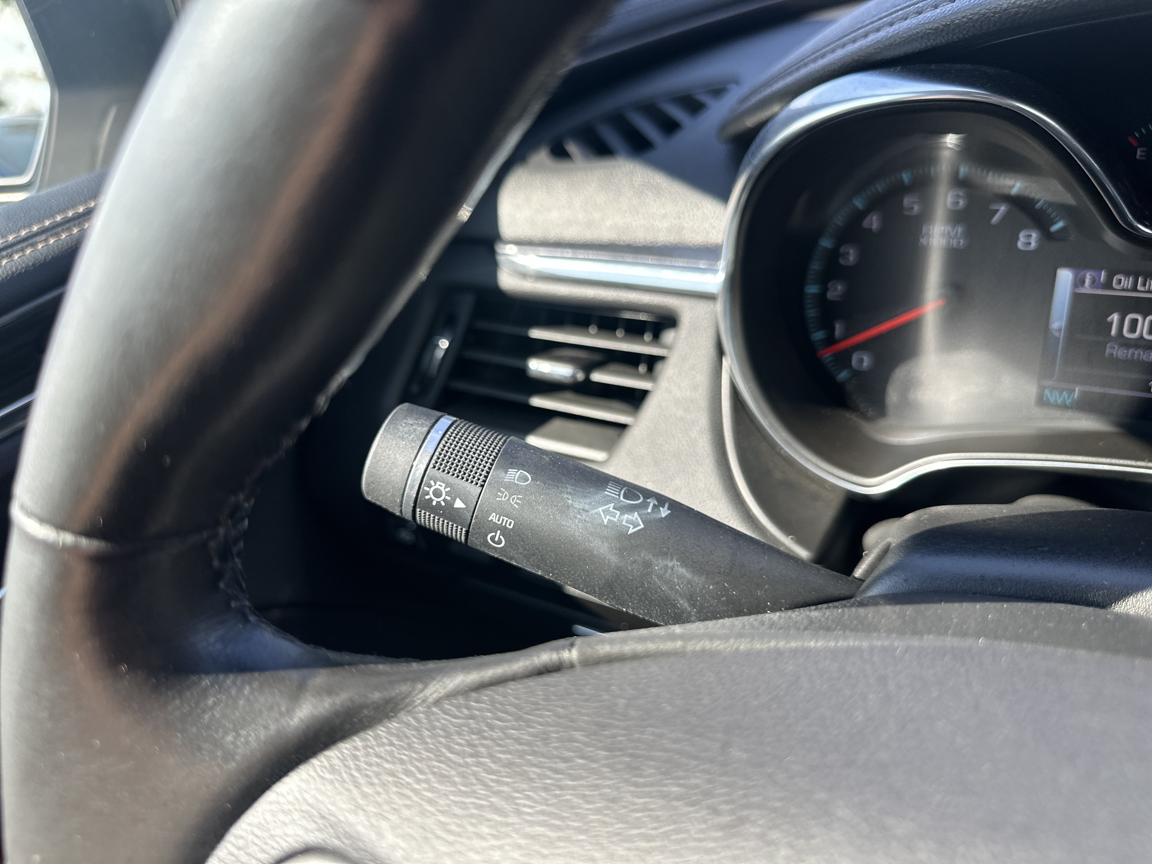 Used 2015 Chevrolet Impala LTZ FWD image 23