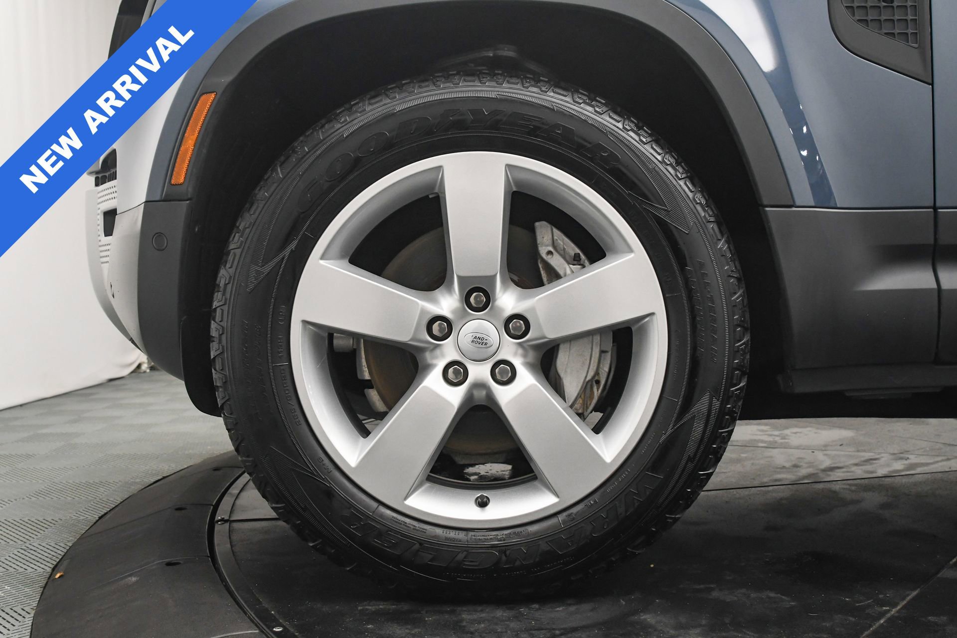 Used 2024 Land Rover Defender 110 S image 29