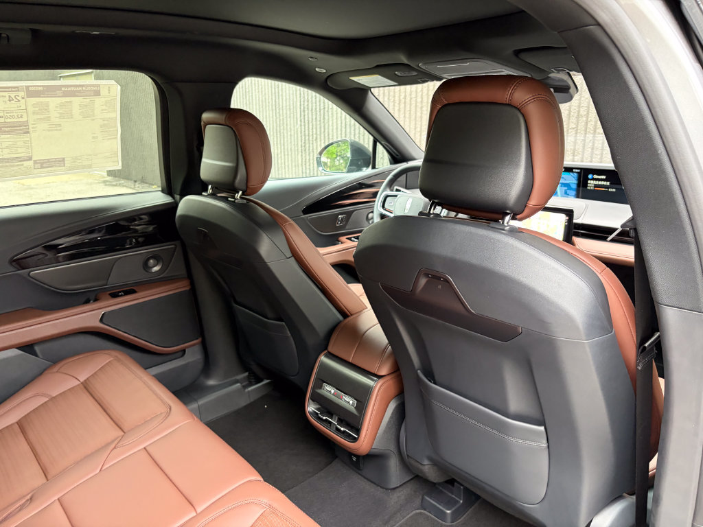 New 2026 Lincoln Nautilus Reserve w/ Jet Appearance Package AWD/4WD image 26