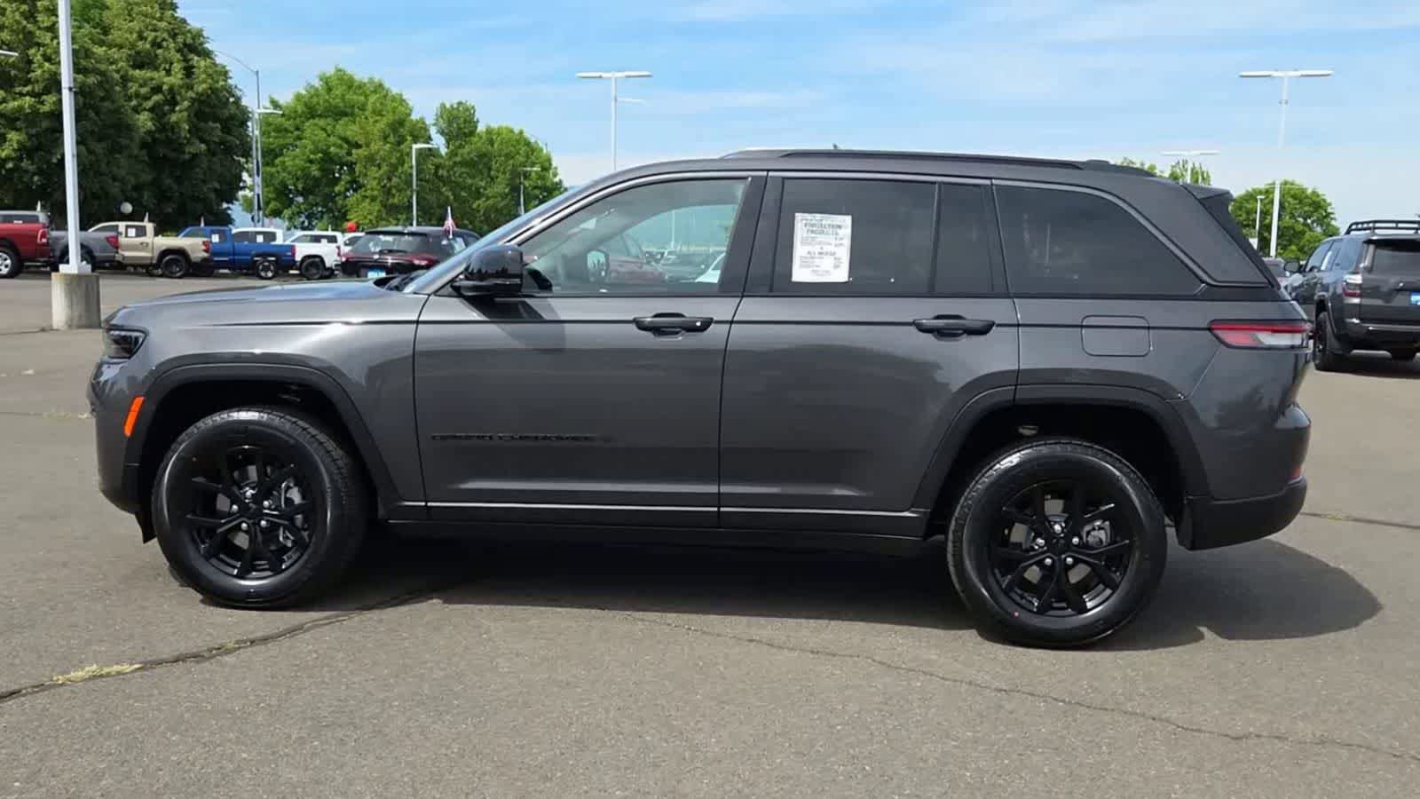 New 2026 Jeep Grand Cherokee Altitude AWD/4WD image 5