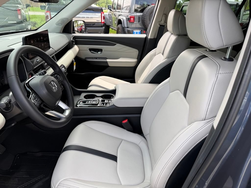Certified 2026 Honda Pilot Touring image 15