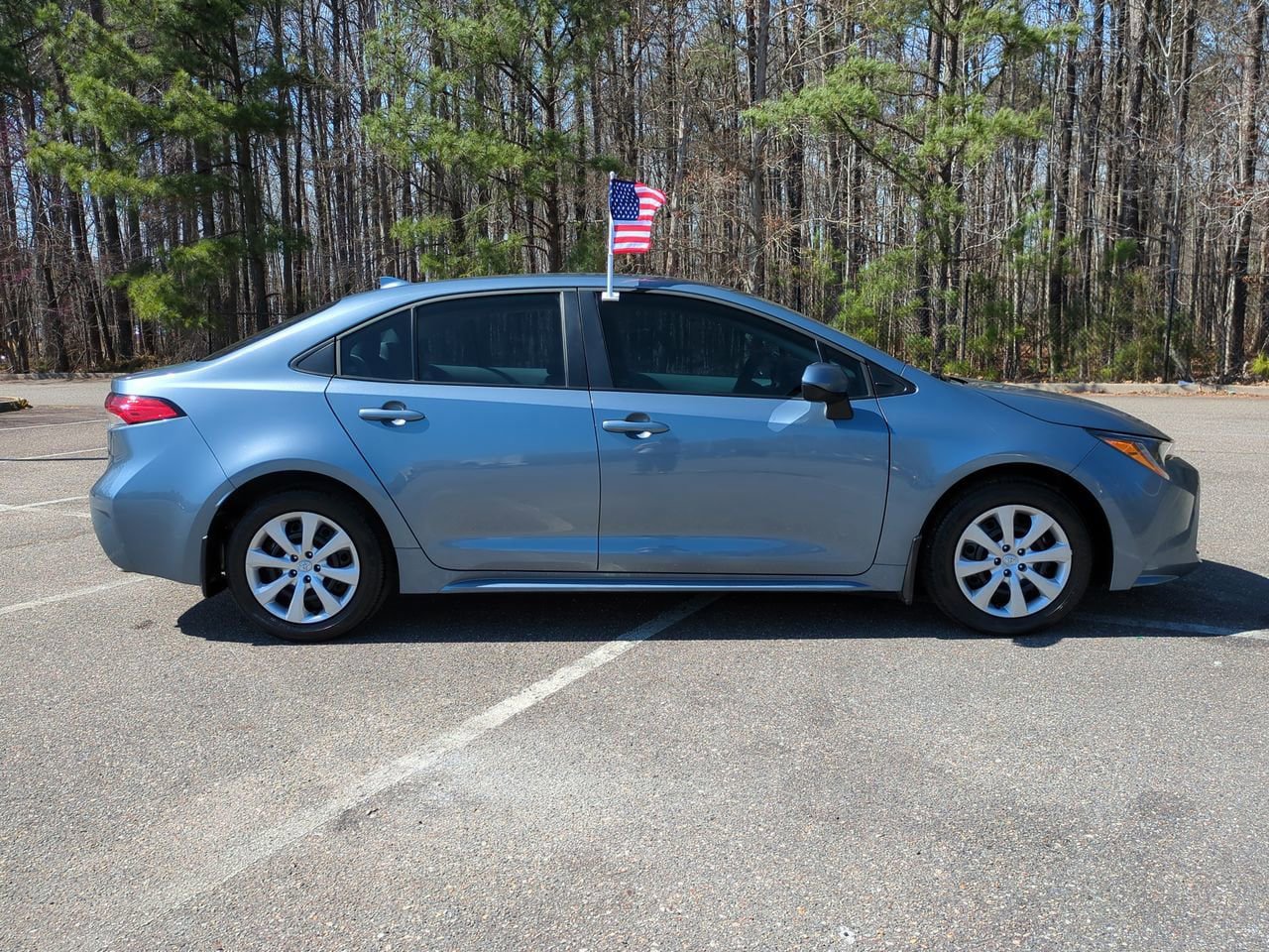 Used 2026 Toyota Corolla LE FWD image 3