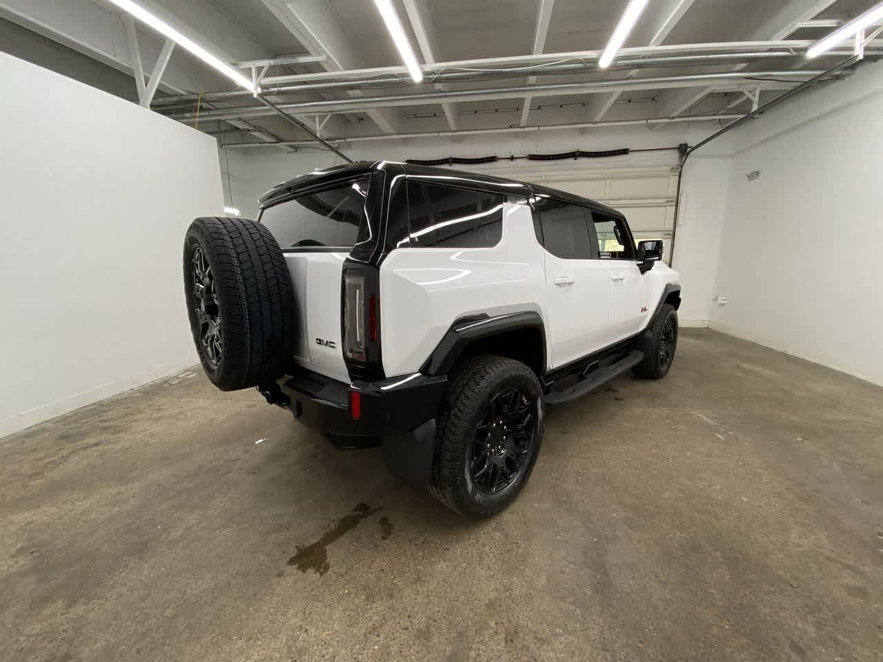 Used 2024 GMC Hummer EV 2X w/ LPO, Sport Package AWD/4WD image 6