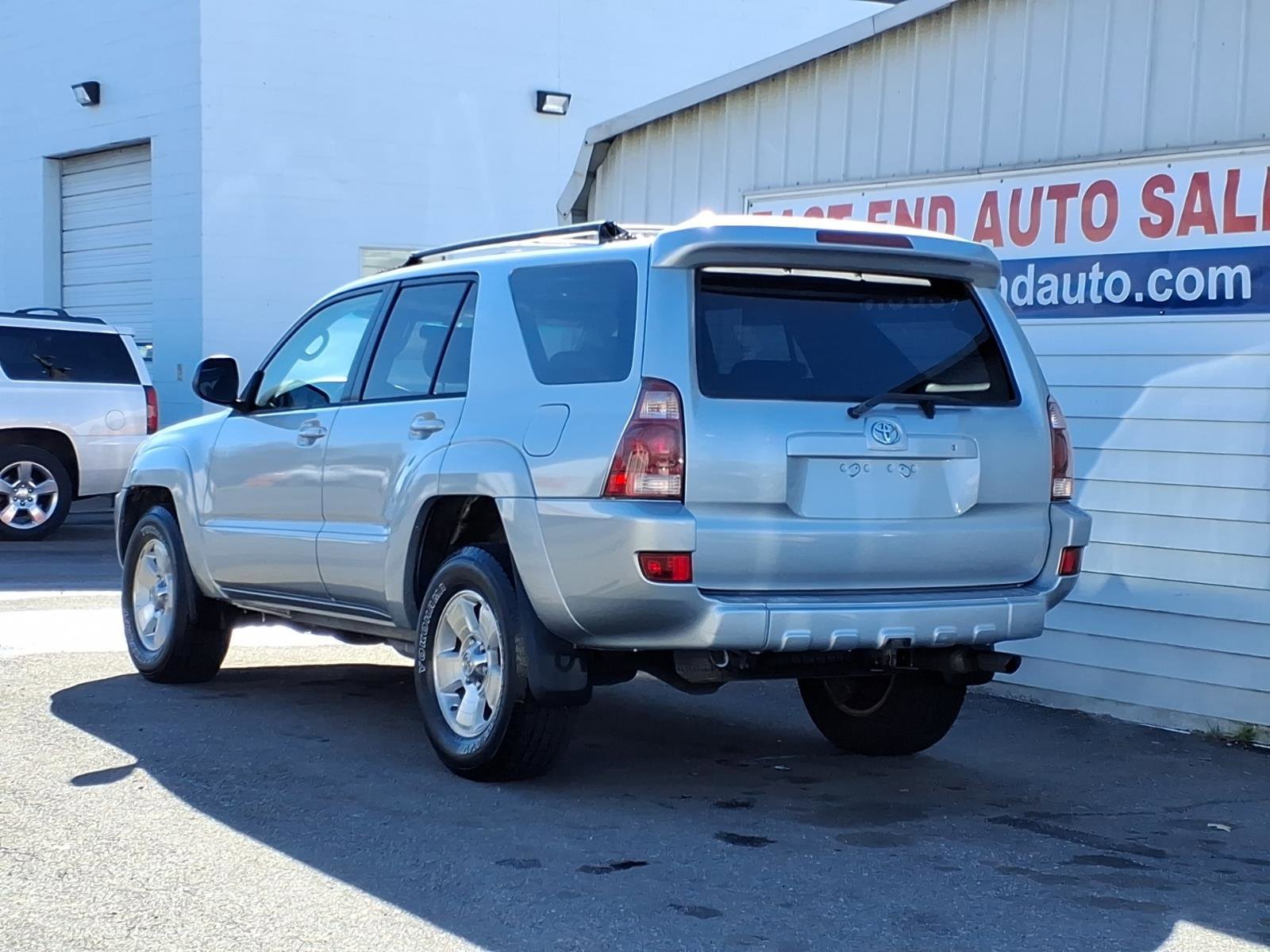 Used 2005 Toyota 4Runner SR5 RWD image 3