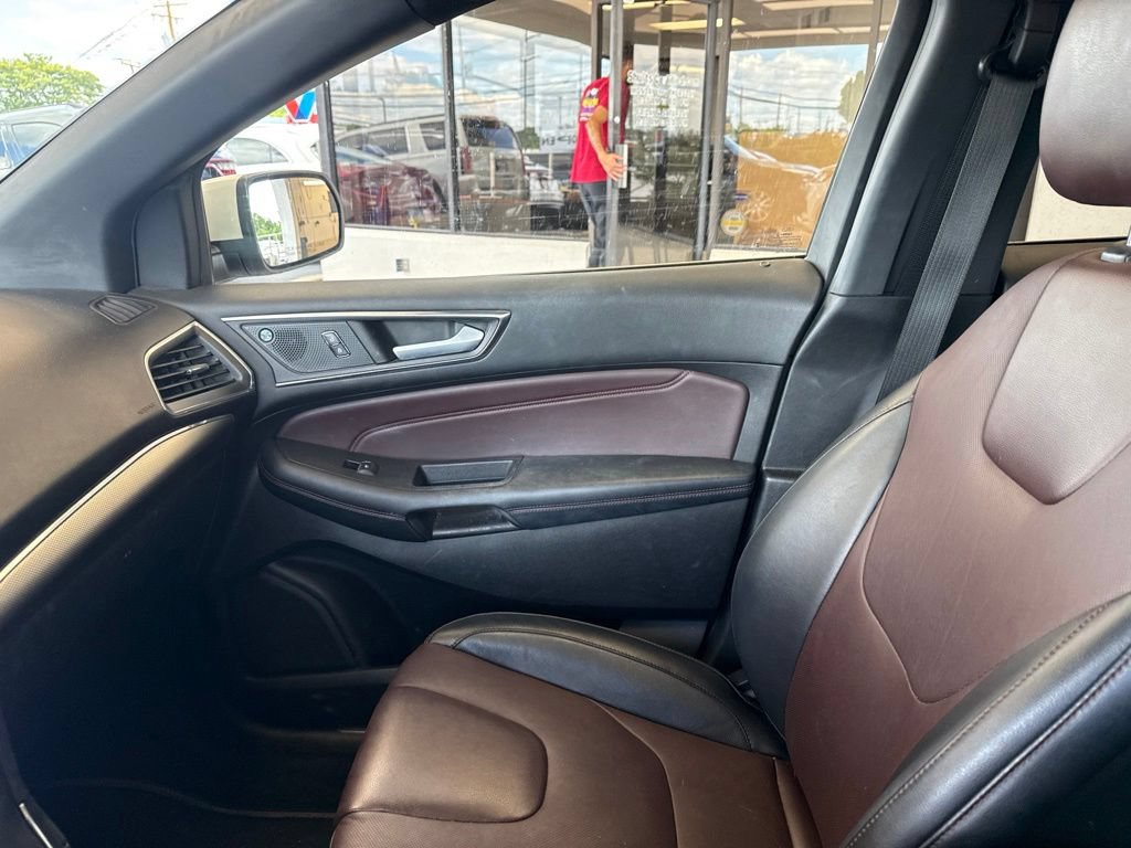 Used 2021 Ford Edge Titanium w/ Equipment Group 301A AWD/4WD image 28