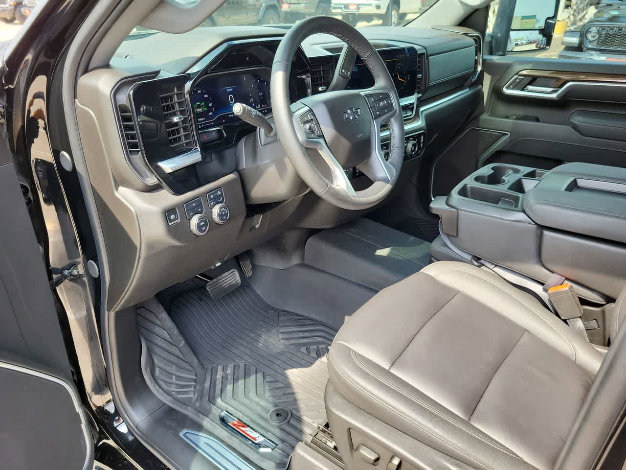 Used 2025 Chevrolet Silverado 2500 LT w/ Trail Boss Package AWD/4WD image 10