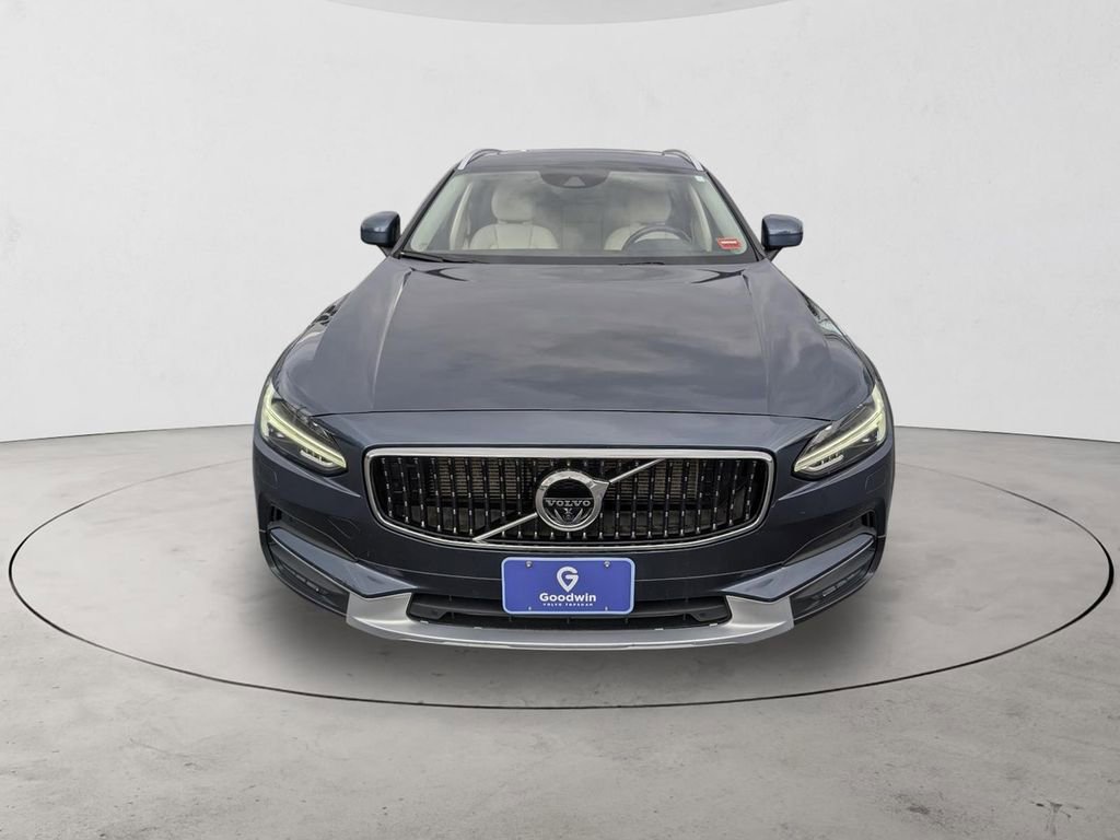Used 2018 Volvo V90 T6 Cross Country w/ Convenience Package AWD/4WD image 2