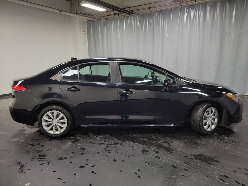 Used 2023 Toyota Corolla LE image 9